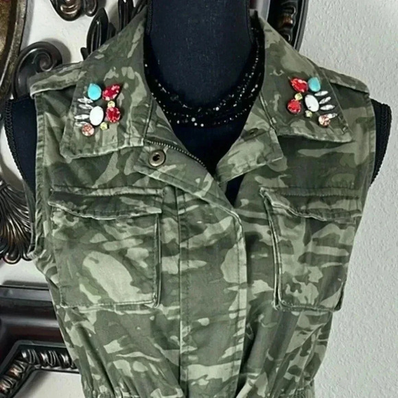 Decree 100% Cotton Camouflage Embellish Vest with Gem Collar Points Medium - Picture 1 of 16